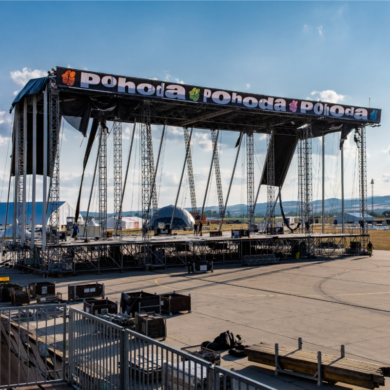 We stretched the Pohoda header on the Zlatý Bažant Stage