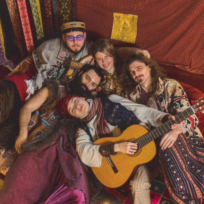 Tolstoys to Bring Their Raw Energy and Tracks from New Album The Buzz to Pohoda