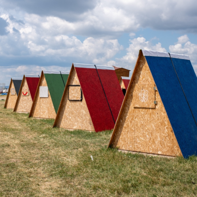 Naše farebné chatky Inovec hľadajú nový domov