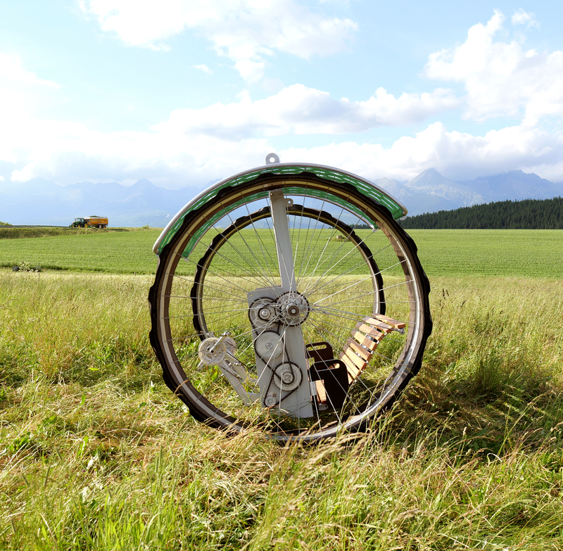 Jozef Pilát Agrofuturizmus – Ticho prerastá kov / Agrofuturism – Silence Grows Over Steel