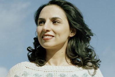 99 rán bičom: Fatemeh Ekhtesari