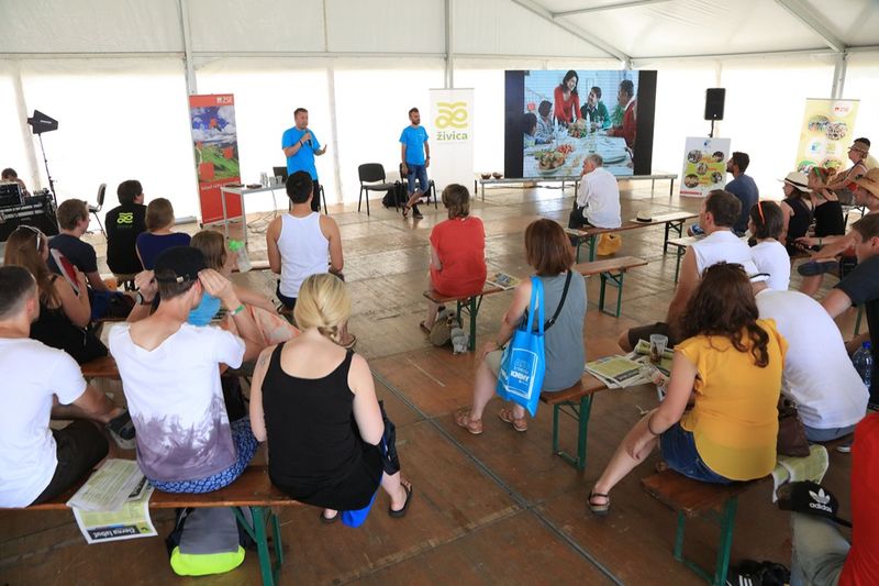 Ekologické diskusie a workshopy v stane Živice powered by ZSE