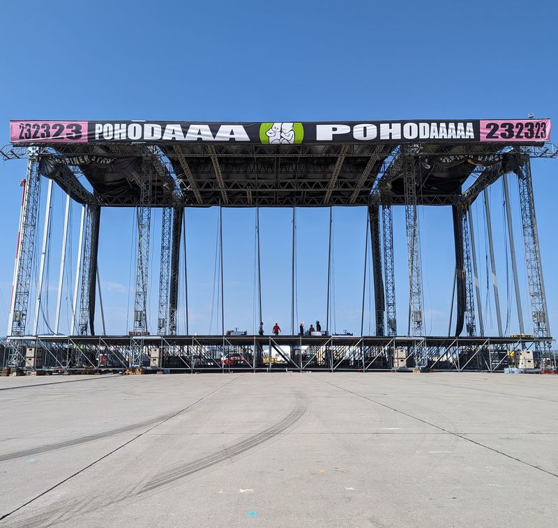 The header and roof of the main stage of Pohoda 2023 is already in place