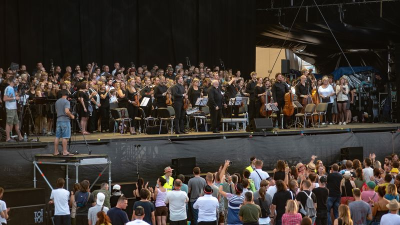 Slovenský komorný orchester Bohdana Warchala na Koncerte pre Martinu a Jána v Gregorovciach