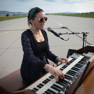 Dorota Nvotová s kapelou na festivale Doma dobre 2020