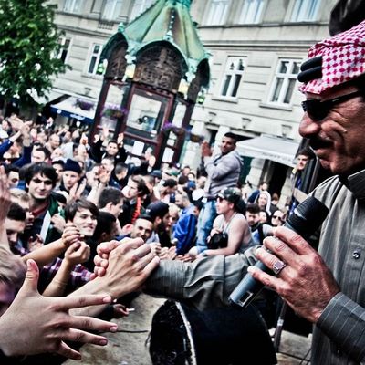 Omar Souleyman - sýrsky tanec dabke v novom šate