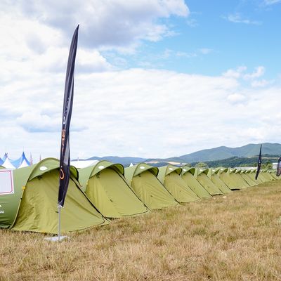The record number of rented tents in the Tent Inn