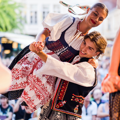 Trenčianska chasa – unikátne spojenie piatich jubilujúcich folklórnych telies mesta Trenčín na Pohode 2024