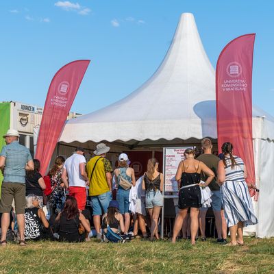 Univerzita Komenského s diskusným stanom a projektom ECOmenius na Pohode 2024